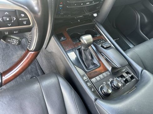Used 2021 Lexus LX 570 4WD w/ Luxury Package image 21