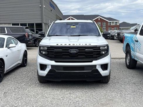 Certified 2025 Ford Expedition Platinum w/ Stealth Appearance Package AWD/4WD image 2