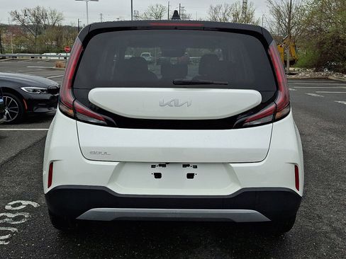 Used 2023 Kia Soul LX w/ LX Technology Package image 5