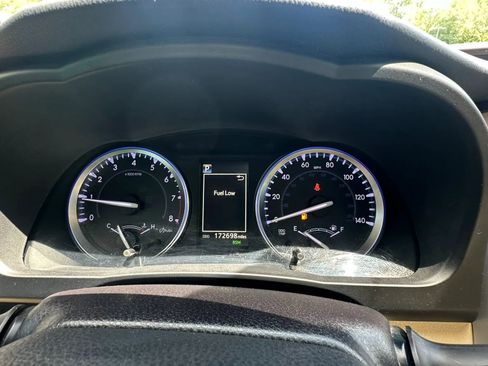 Used 2018 Toyota Highlander XLE AWD/4WD image 11