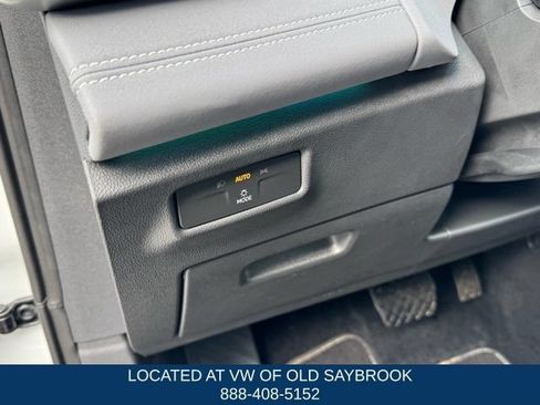 Certified 2025 Volkswagen Tiguan SE AWD/4WD image 33
