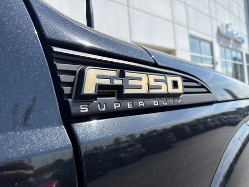 Used 2015 Ford F350 Lariat w/ Lariat Interior Package AWD/4WD image 4