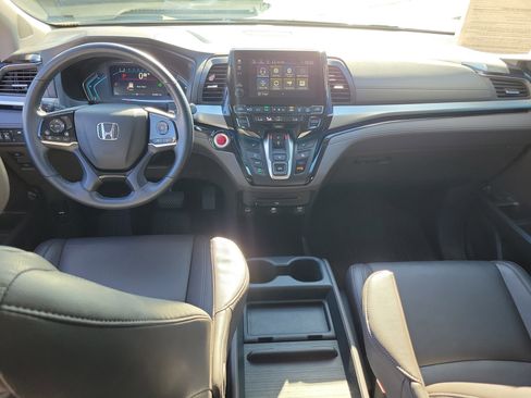 Used 2023 Honda Odyssey Touring image 19