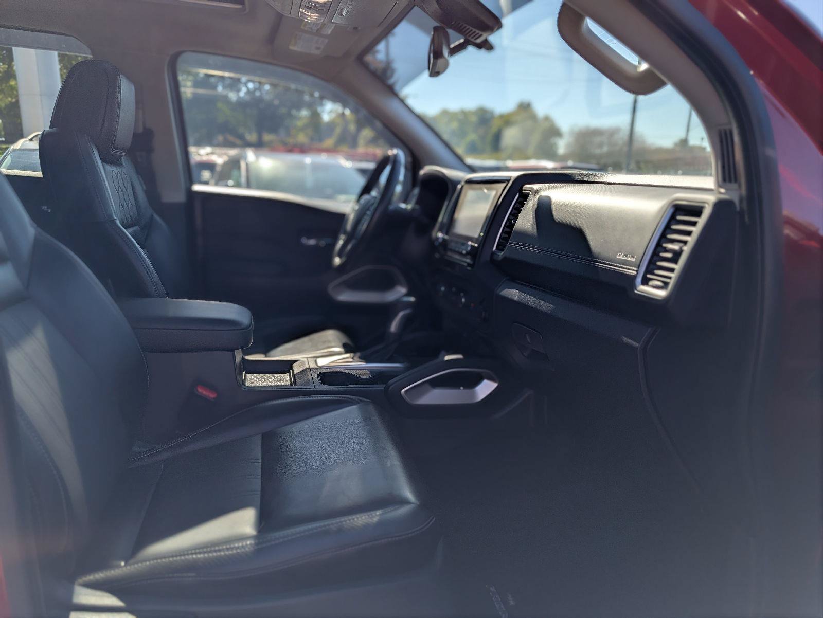 Used 2024 Nissan Frontier SL w/ Technology Package AWD/4WD image 18