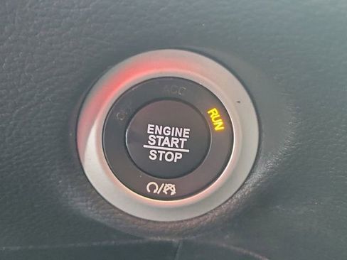 New 2026 Chrysler Pacifica Limited image 13