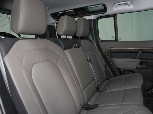 Used 2025 Land Rover Defender 110 X-Dynamic SE image 51