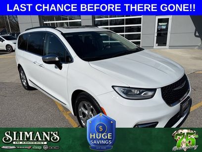 Used 2023 Chrysler Pacifica Limited