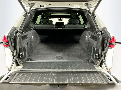 Used 2024 BMW X5 sDrive40i w/ Premium Package image 30