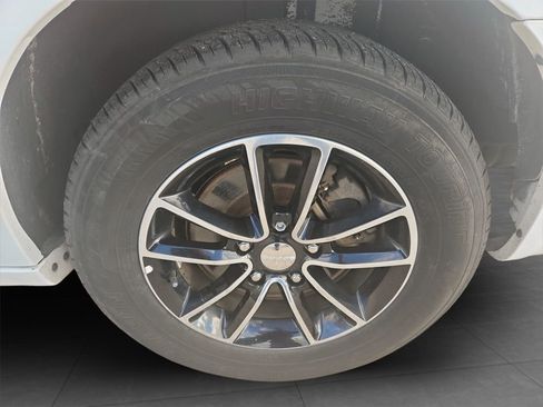 Used 2019 Dodge Grand Caravan GT image 34