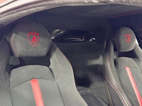 Used 2017 Lamborghini Aventador S image 39