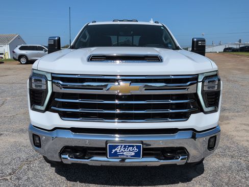 Used 2025 Chevrolet Silverado 2500 LTZ w/ LTZ Premium Package AWD/4WD image 7