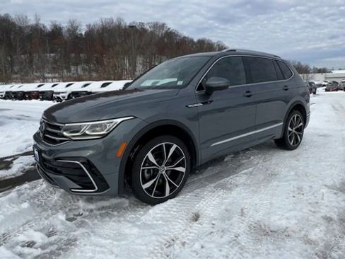 Used 2022 Volkswagen Tiguan SEL R-Line image 4