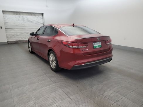 Used 2018 Kia Optima S FWD image 5