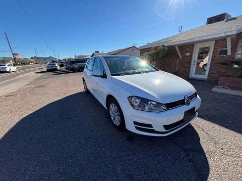 Used 2016 Volkswagen Golf S image 4