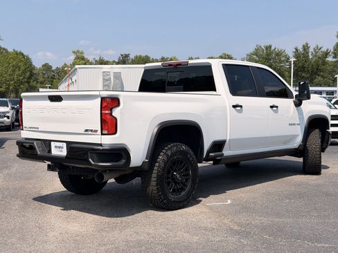 Used 2025 Chevrolet Silverado 2500 ZR2 w/ Technology Package AWD/4WD image 22