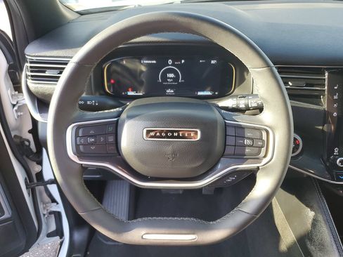 Used 2024 Jeep Wagoneer L 4WD image 18