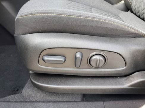 Certified 2023 Chevrolet Equinox LT FWD image 22