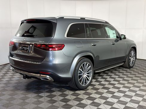 New 2026 Mercedes-Benz GLS 580 4MATIC image 9