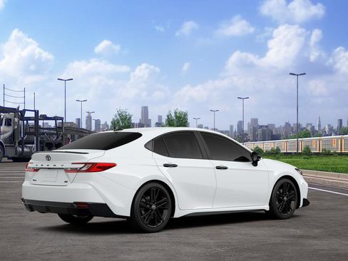 New 2026 Toyota Camry Hybrid FWD image 10