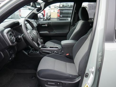 Used 2023 Toyota Tacoma TRD Sport image 2