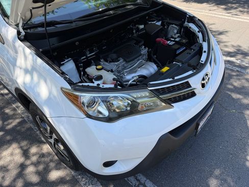 Used 2015 Toyota RAV4 LE FWD image 25