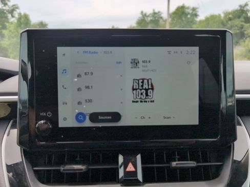 Used 2024 Toyota Corolla LE FWD image 8
