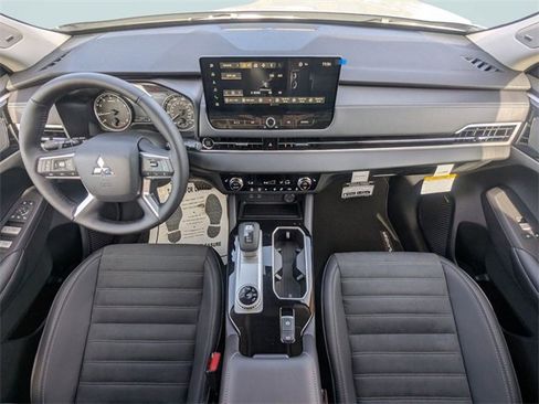 New 2026 Mitsubishi Outlander SE image 20