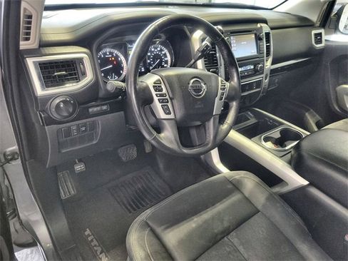 Used 2018 Nissan Titan SV w/ SV Convenience Package image 14