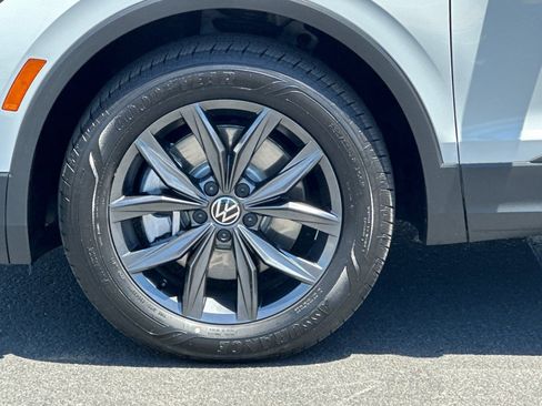 Used 2023 Volkswagen Tiguan SE FWD image 28