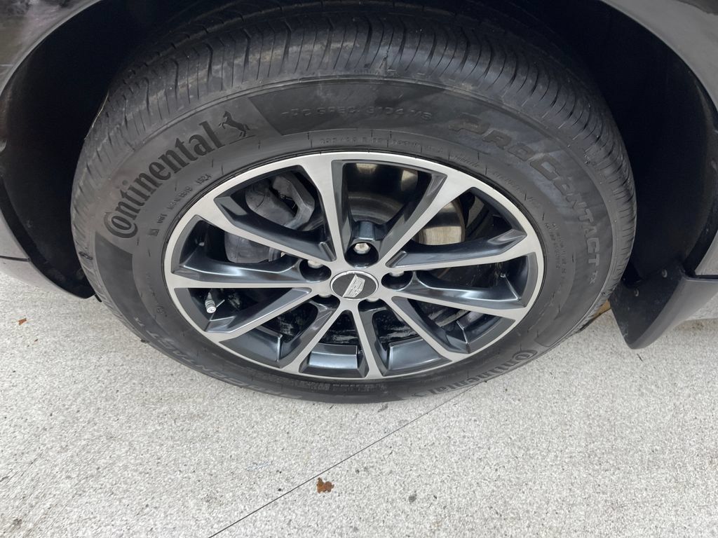 Used 2024 Cadillac XT4 Sport w/ Technology Package AWD/4WD image 9