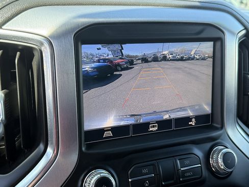 Used 2021 GMC Sierra 1500 SLT w/ X31 Off-Road Package AWD/4WD image 13