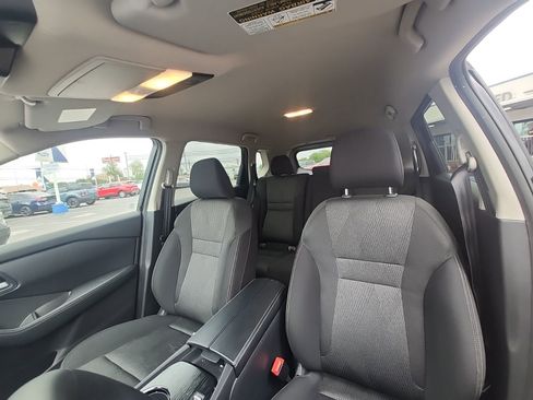 Used 2025 Nissan Rogue SV image 13
