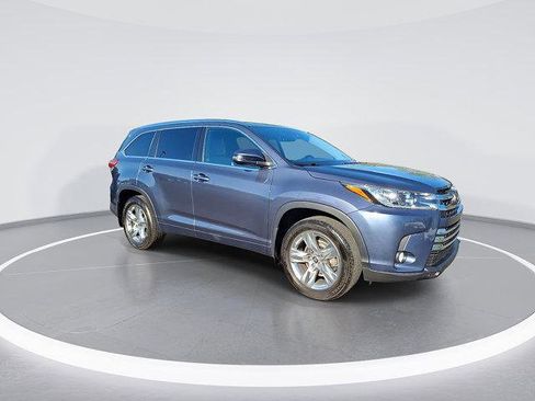 Certified 2018 Toyota Highlander Limited AWD/4WD image 2