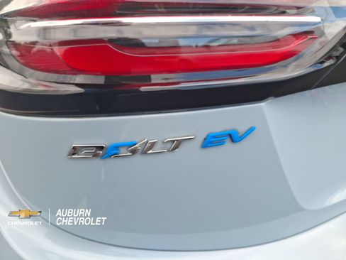 Used 2023 Chevrolet Bolt LT FWD image 25