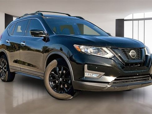 Used 2018 Nissan Rogue SV w/ Premium Package image 3