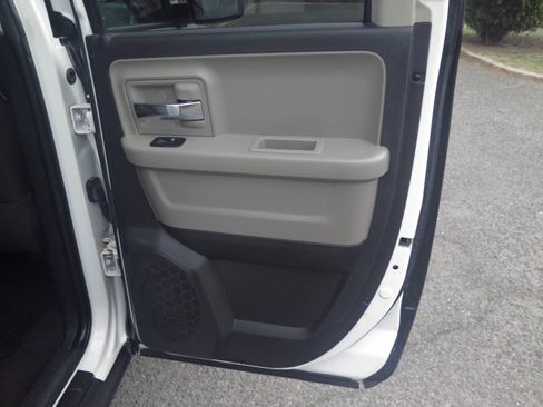 Used 2011 RAM 1500 Classic SLT image 28