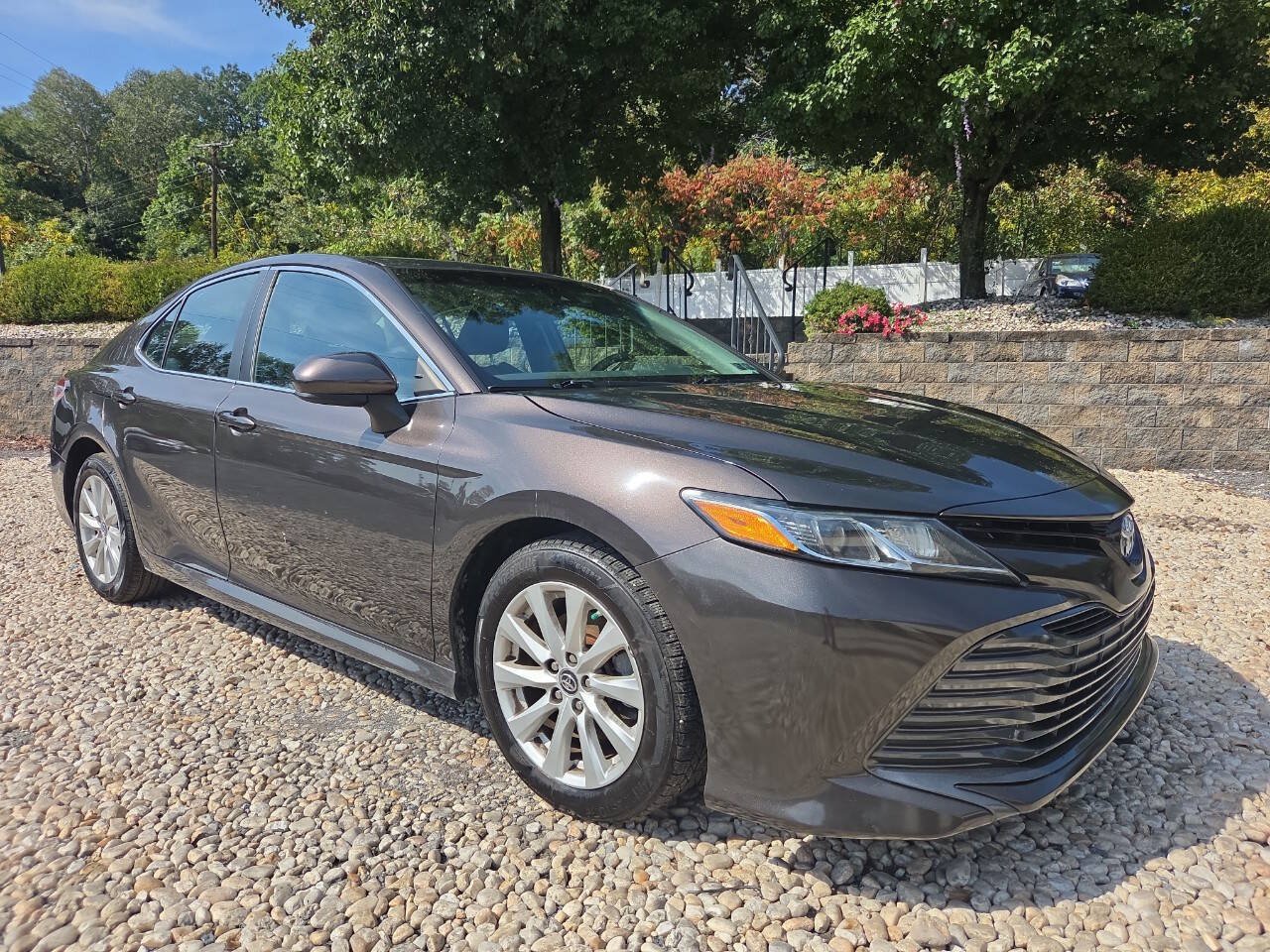 Used 2019 Toyota Camry LE FWD image 1