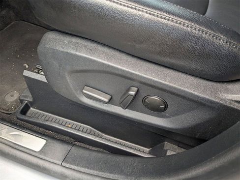 Used 2024 Ford Edge Titanium image 19