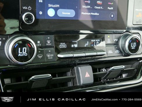 Used 2024 Toyota Highlander XLE FWD image 15