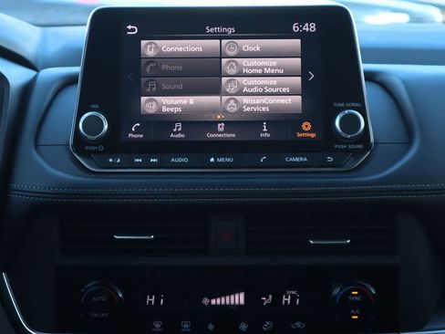 Used 2024 Nissan Rogue SV image 14