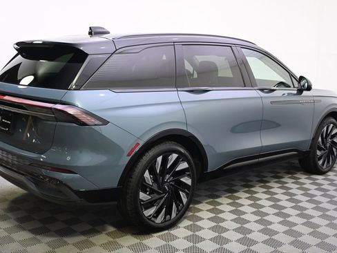 New 2026 Lincoln Nautilus Reserve w/ Jet Appearance Package image 7