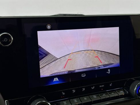 Used 2024 Chevrolet Colorado ZR2 AWD/4WD image 16