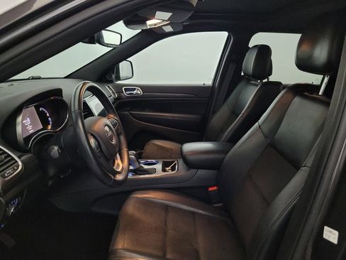 Used 2019 Jeep Grand Cherokee Altitude AWD/4WD image 17