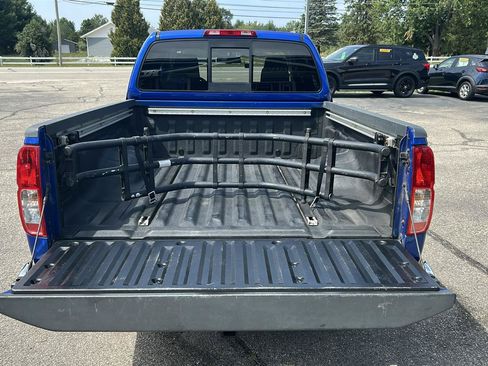 Used 2014 Nissan Frontier SV w/ SV Value Truck Package AWD/4WD image 22