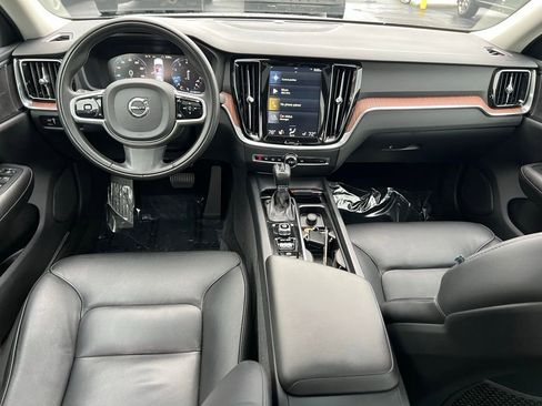 Used 2019 Volvo S60 T6 Momentum w/ Multimedia Package AWD/4WD image 17