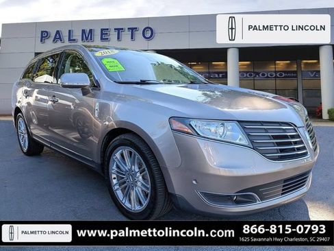Used 2018 Lincoln MKT AWD w/ Technology Package image 1