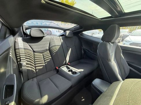 Used 2017 Hyundai Veloster Value Edition FWD image 42