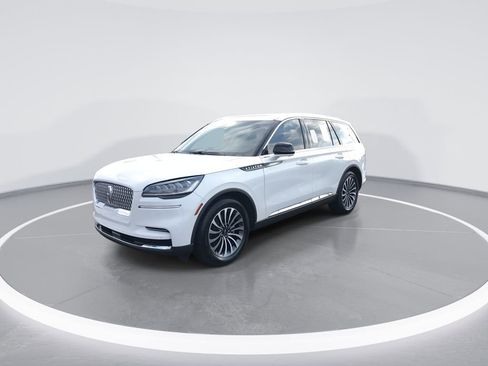 Used 2023 Lincoln Aviator Reserve image 4