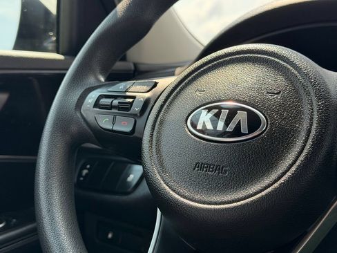 Used 2017 Kia Sorento AWD image 16