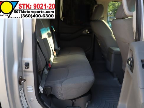 Used 2016 Nissan Frontier SV image 15